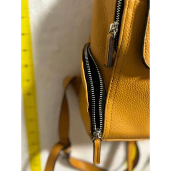 Steve Madden Backpack Mustard EUC - Picture 2 of 9